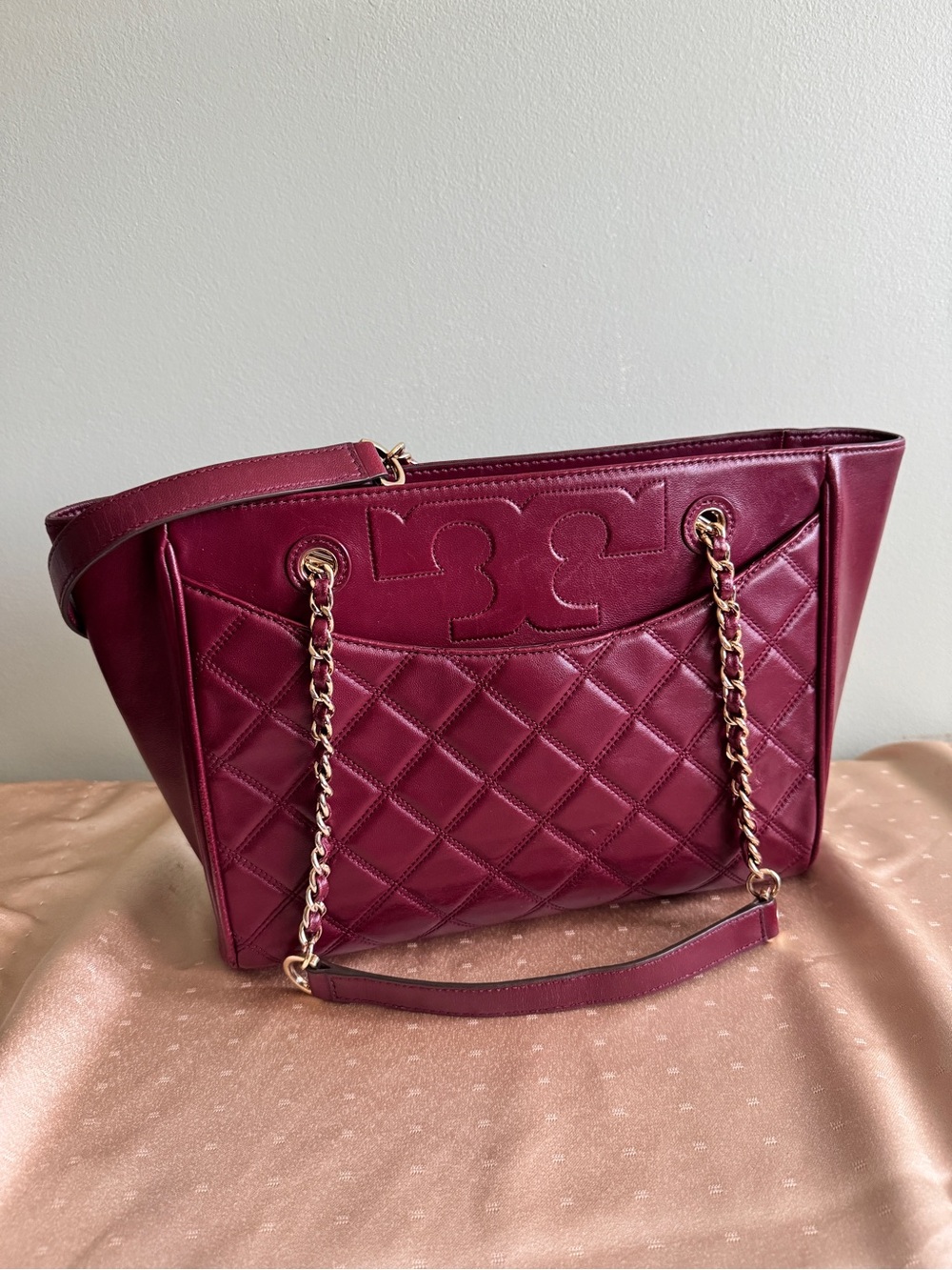 Tory Burch Quilted Leather Tote Shoulder Bag in Burgundy - Picture 14 of 16